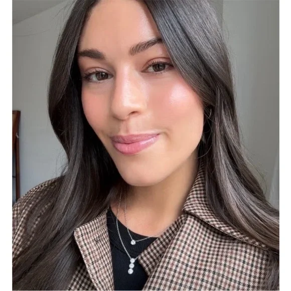 Dior Rosy Glow Blush Stick in 001 Pink - Picture 4 of 6